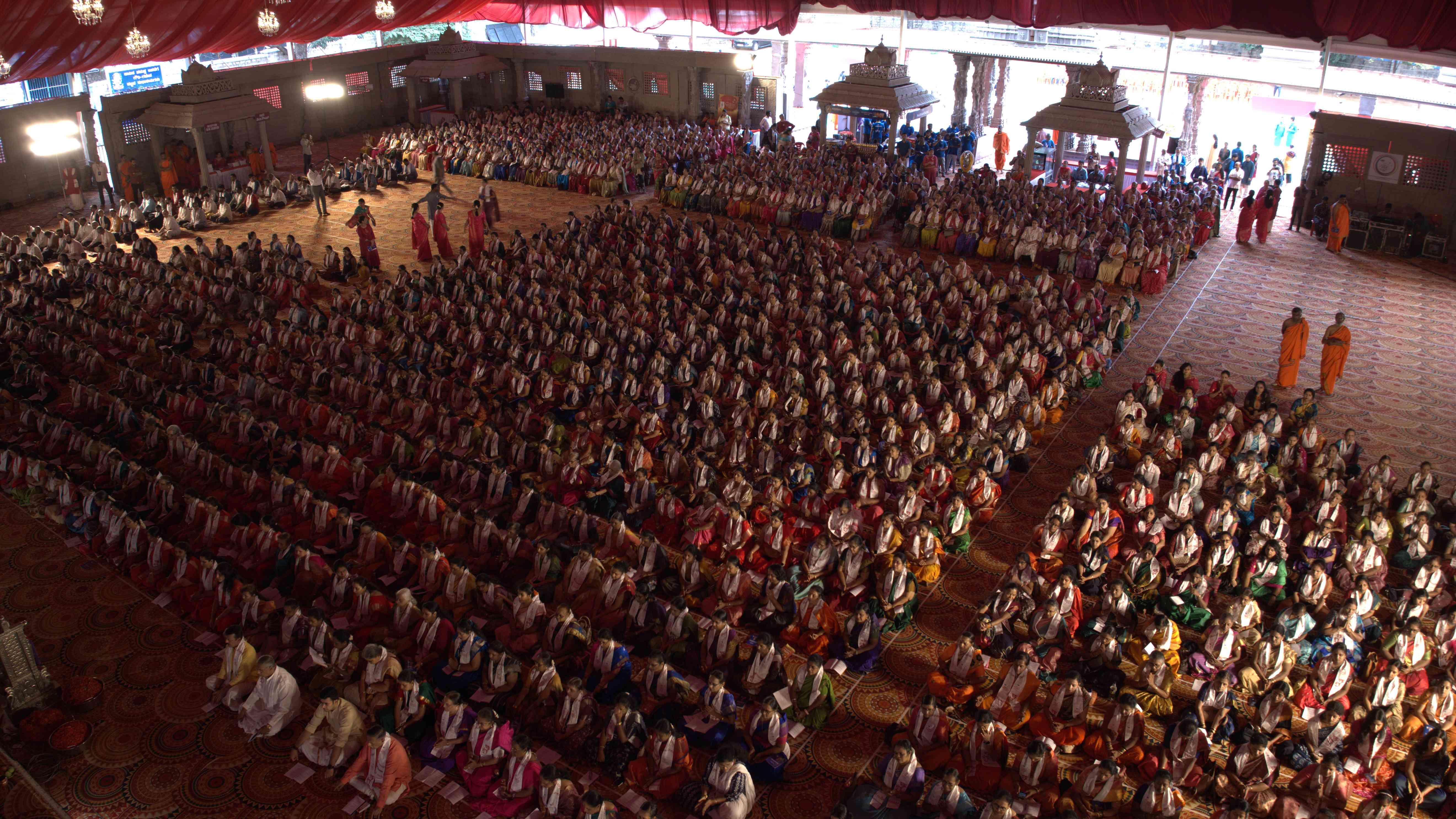 Collective devotion at the Aradhane