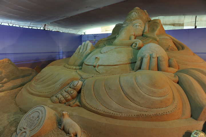 30-Foot Sand Ganesha